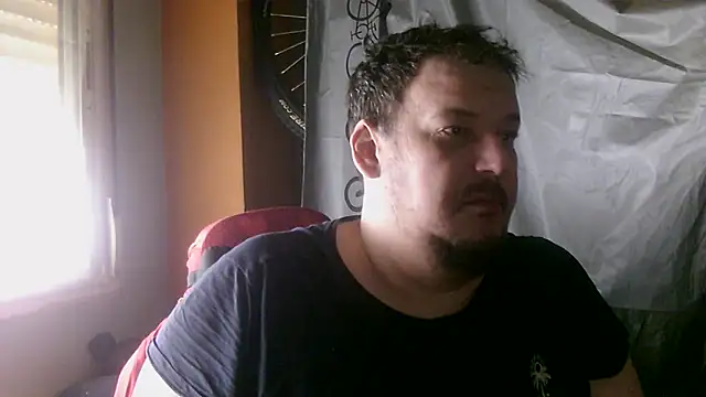 Snapshot of porkorossy chatting on April 19, 7:51 am porkorossy online show from April 19, 7:51 am
