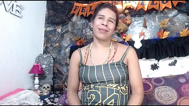 Snapshot of DesireDirtyTS__ chatting on October 6, 11:51 am DesireDirtyTS online show from October 6, 11:51 am