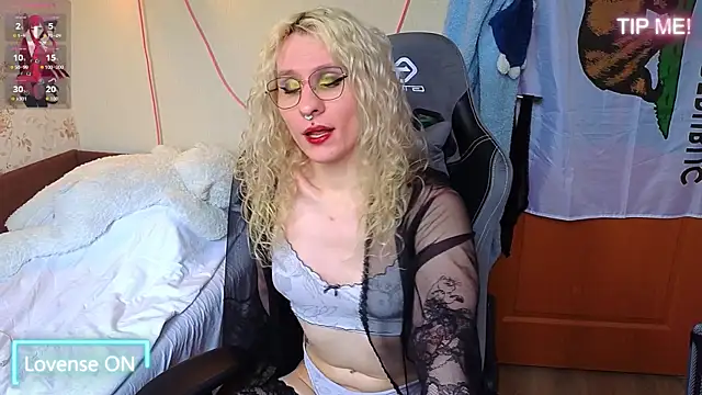 Snapshot of Lori_Myaf chatting on April 25, 1:41 pm Lori Myaf online show from April 25, 1:41 pm