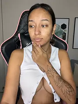 DianaHopson online show from February 18, 10:16 am