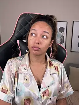 DianaHopson online show from February 26, 10:36 am