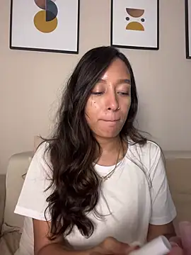 DianaHopson online show from April 5, 7:11 pm