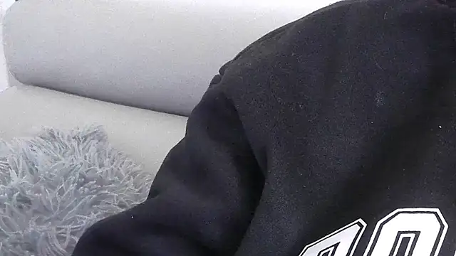 sarametisse26 online show from January 15, 1:31 pm