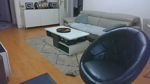 sarametisse26 online show from October 6, 6:11 am