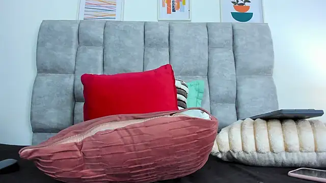 TiffanyFox1 online show from March 30, 9:21 am