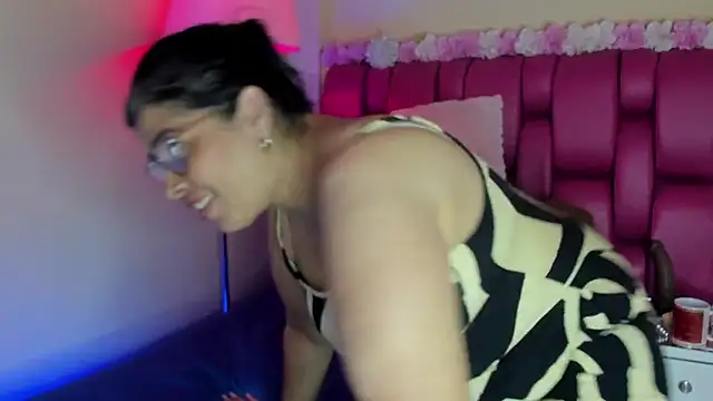 Snapshot of desire_matture chatting on January 11, 7:38 pm desire matture online show from January 11, 7:38 pm