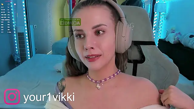 Vikki Cheese online show from February 13, 10:43 pm