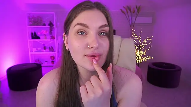 EmmyCharmm online show from April 13, 6:08 am