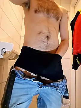 Snapshot of d1ckend chatting on February 15, 10:58 am d1ckend online show from February 15, 10:58 am