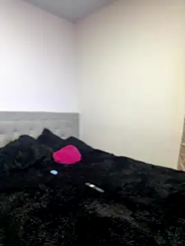 Snapshot of amelye_saens chatting on October 27, 3:21 am amelye saens online show from October 27, 3:21 am