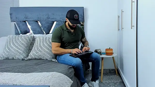 Zack Froone online show from October 23, 4:06 pm