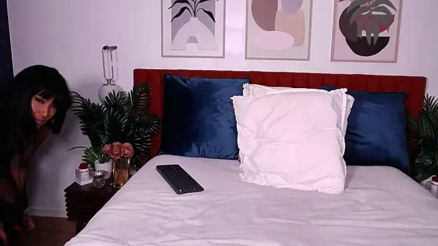 ShanialaFrancaise online show from November 5, 1:33 pm