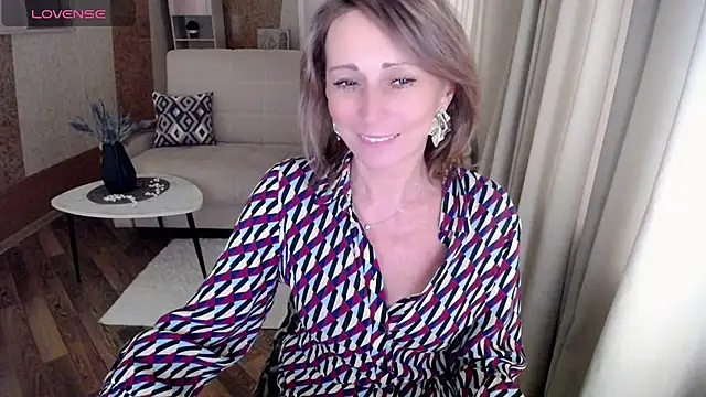 Snapshot of HornyMilf_777 chatting on January 27, 11:11 am HornyMilf 777 online show from January 27, 11:11 am