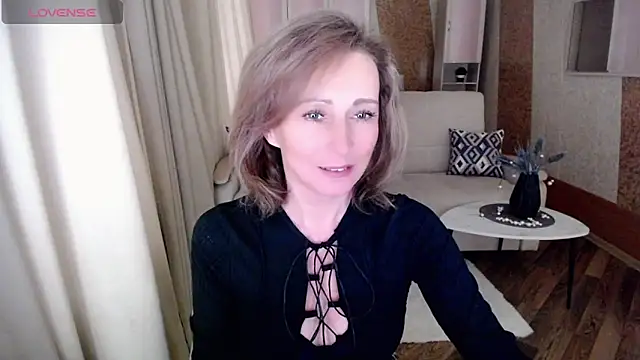 Snapshot of HornyMilf_777 chatting on January 29, 4:58 am HornyMilf 777 online show from January 29, 4:58 am