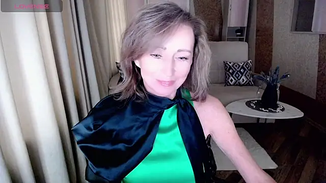 Snapshot of HornyMilf_777 chatting on February 2, 5:53 am HornyMilf 777 online show from February 2, 5:53 am