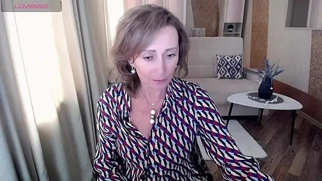 Snapshot of HornyMilf_777 chatting on February 9, 9:16 am HornyMilf 777 online show from February 9, 9:16 am