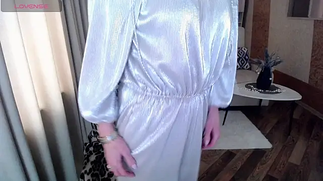 Snapshot of HornyMilf_777 chatting on February 11, 11:21 am HornyMilf 777 online show from February 11, 11:21 am