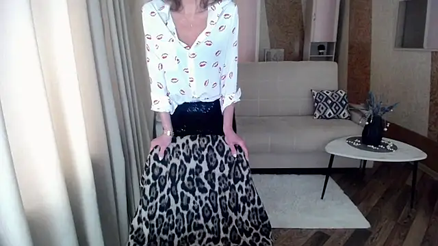 Snapshot of HornyMilf_777 chatting on February 14, 5:30 am HornyMilf 777 online show from February 14, 5:30 am