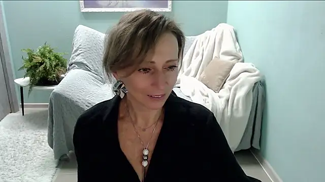 Snapshot of HornyMilf_777 chatting on March 14, 9:24 am HornyMilf 777 online show from March 14, 9:24 am