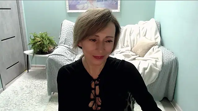 Snapshot of HornyMilf_777 chatting on March 15, 6:36 am HornyMilf 777 online show from March 15, 6:36 am