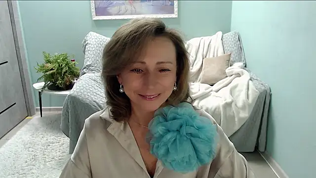 Snapshot of HornyMilf_777 chatting on March 17, 5:12 am HornyMilf 777 online show from March 17, 5:12 am