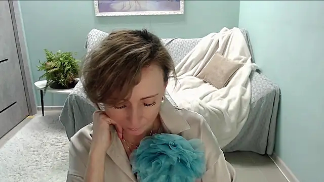 Snapshot of HornyMilf_777 chatting on March 17, 11:21 am HornyMilf 777 online show from March 17, 11:21 am