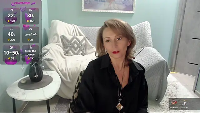 Snapshot of HornyMilf_777 chatting on September 30, 5:45 am HornyMilf 777 online show from September 30, 5:45 am