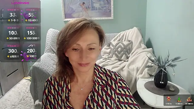 Snapshot of HornyMilf_777 chatting on October 7, 5:37 am HornyMilf 777 online show from October 7, 5:37 am