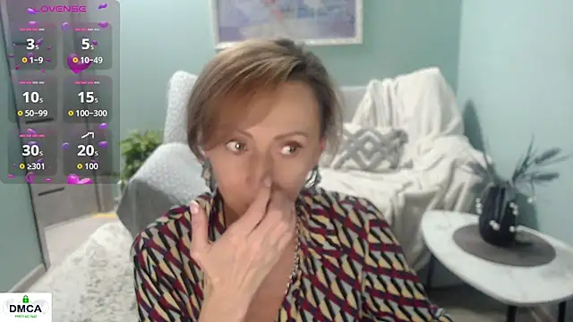 Snapshot of HornyMilf_777 chatting on October 29, 5:20 am HornyMilf 777 online show from October 29, 5:20 am