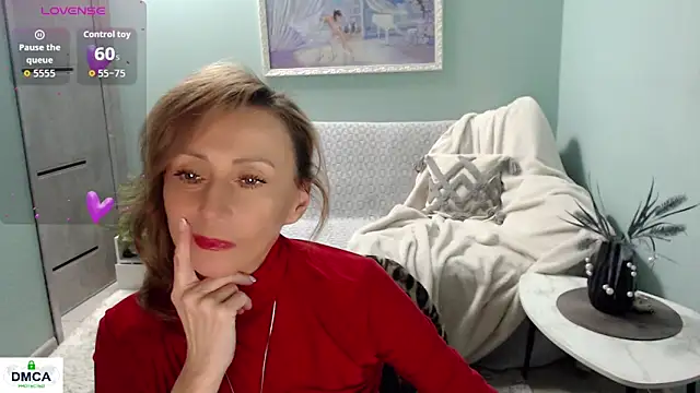 Snapshot of HornyMilf_777 chatting on October 31, 5:41 am HornyMilf 777 online show from October 31, 5:41 am