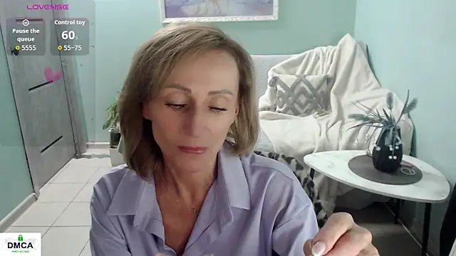 Snapshot of HornyMilf_777 chatting on June 22, 7:16 am HornyMilf 777 online show from June 22, 7:16 am