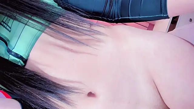 Snapshot of andrea_alvarz chatting on February 5, 8:21 am andrea alvarz online show from February 5, 8:21 am