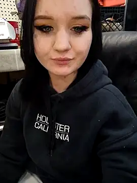 XxxonlyinexxX online show from February 28, 5:15 pm