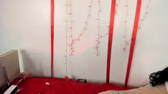 Snapshot of Cloe_Leee chatting on February 27, 4:41 am Cloe Leee online show from February 27, 4:41 am