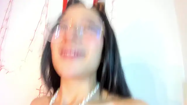 Snapshot of Cloe_Leee chatting on March 2, 8:16 am Cloe Leee online show from March 2, 8:16 am