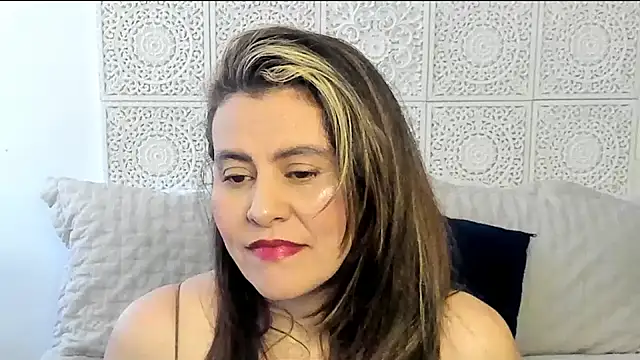 Snapshot of V_monse chatting on January 26, 2:52 pm V monse online show from January 26, 2:52 pm