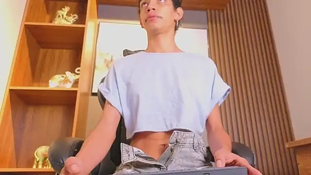 Alahia Rodriguez online show from April 17, 7:28 pm