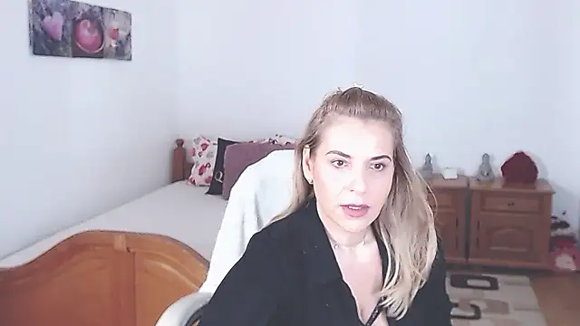 evamaria2024 online show from December 2, 7:14 am