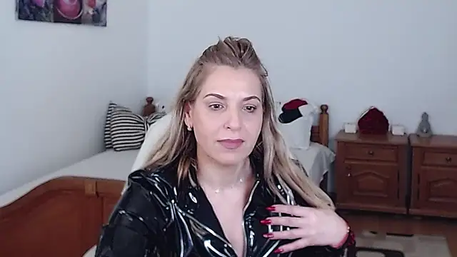 evamaria2024 online show from March 13, 8:26 am