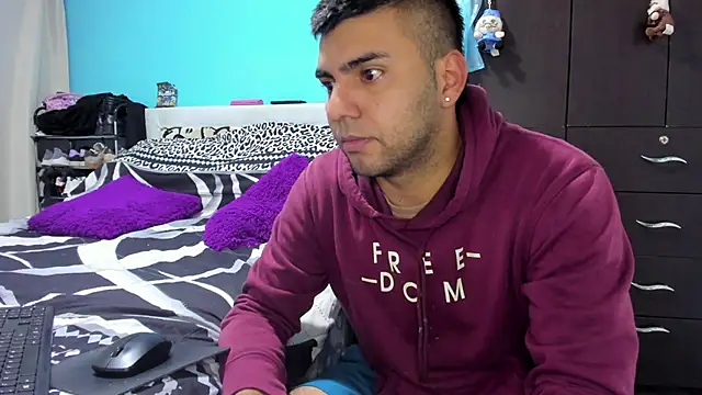 2ScarletandRyan8 online show from March 20, 9:58 am