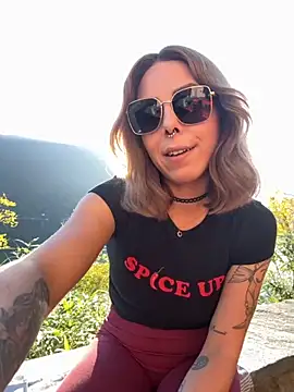 Mia Railey online show from November 4, 2:27 pm