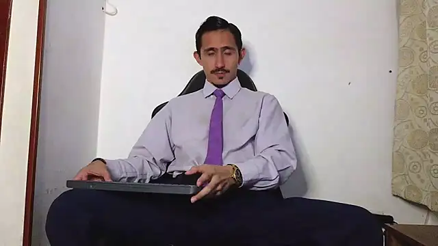 HomeAloneK online show from February 4, 7:31 pm