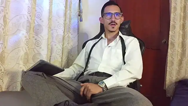 HomeAloneK online show from April 8, 7:47 pm