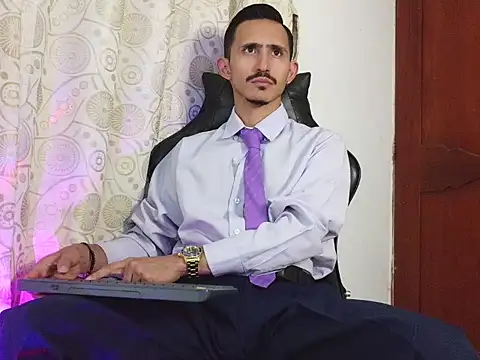 HomeAloneK online show from April 14, 7:31 pm