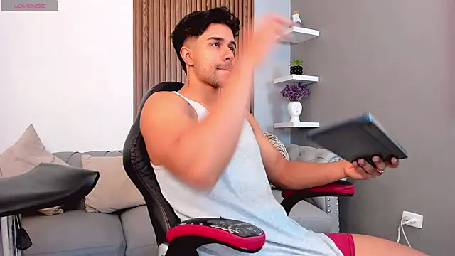 Snapshot of liam_collins21 chatting on March 5, 11:49 am liam collins21 online show from March 5, 11:49 am