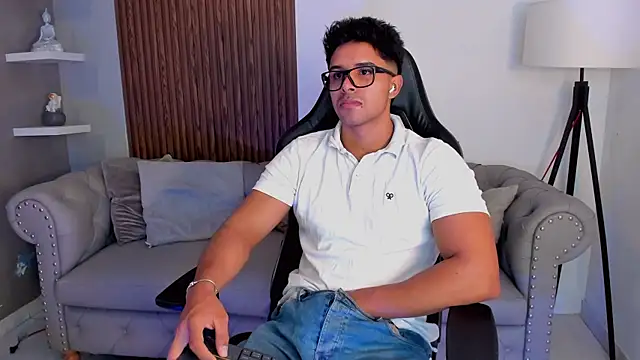 Snapshot of liam_collins21 chatting on September 20, 11:55 am liam collins21 online show from September 20, 11:55 am