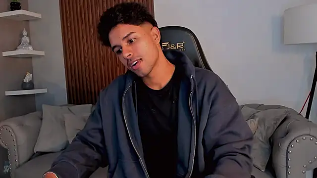 Snapshot of liam_collins21 chatting on September 21, 11:45 am liam collins21 online show from September 21, 11:45 am