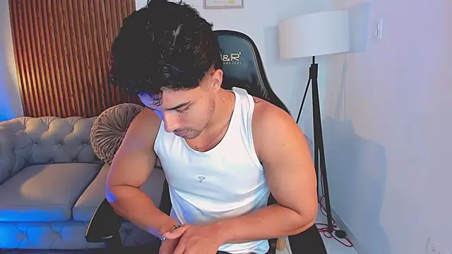 Snapshot of liam_collins21 chatting on October 24, 11:50 am liam collins21 online show from October 24, 11:50 am