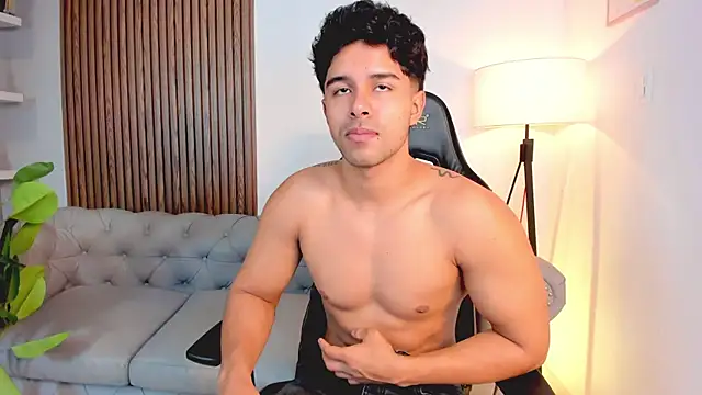 Snapshot of liam_collins21 chatting on November 9, 11:52 am liam collins21 online show from November 9, 11:52 am