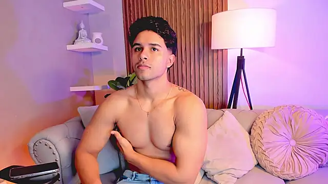 Snapshot of liam_collins21 chatting on November 26, 11:55 am liam collins21 online show from November 26, 11:55 am